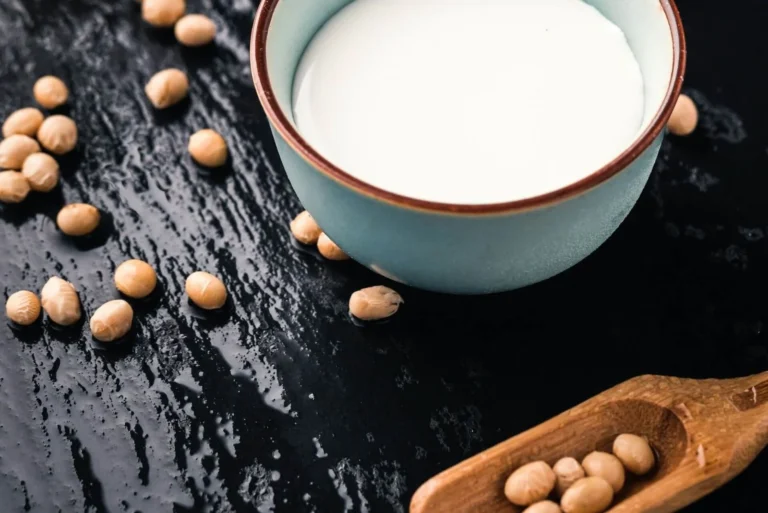 Savor the Switch: A Guide to the Best Plant-Based Milk Alternatives