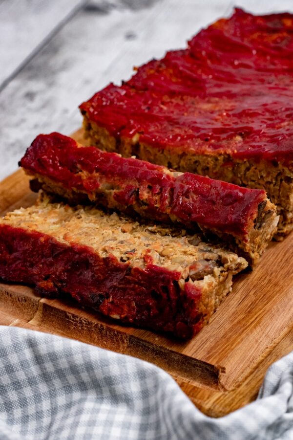 SAVORY LENTIL MUSHROOM LOAF WITH MASHED POTATOES