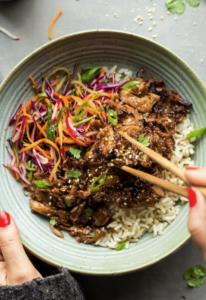 SZECHWAN-STYLE PULLED JACKFRUIT WITH SHREDDED VEGETABLE MEDLEY