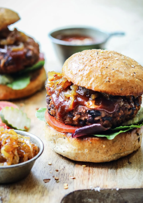 SOUTHWEST BLACKBEAN BURGER WITH SLAW & POTATO WEDGES