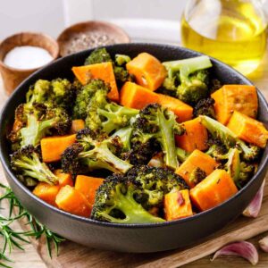 ROASTED BROCCOLI & SWEET POTATOES